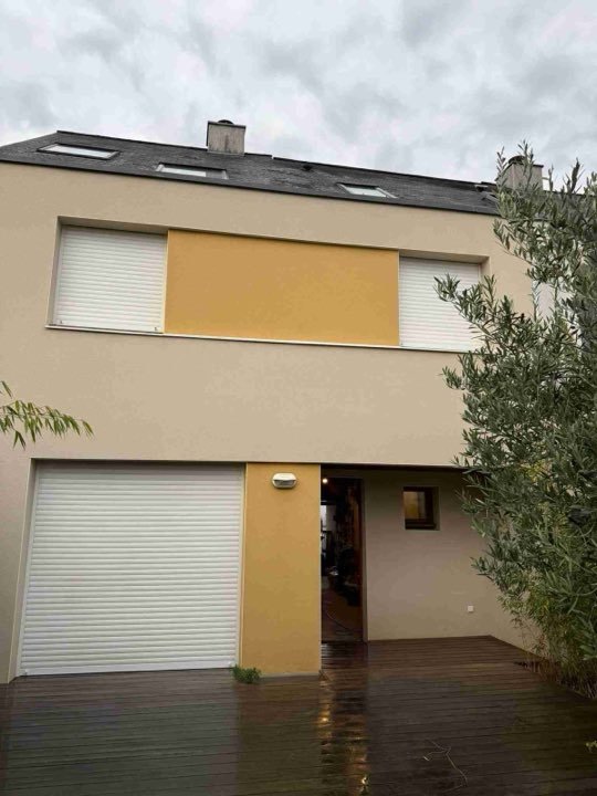 La même façade après nettoyage et rénovation